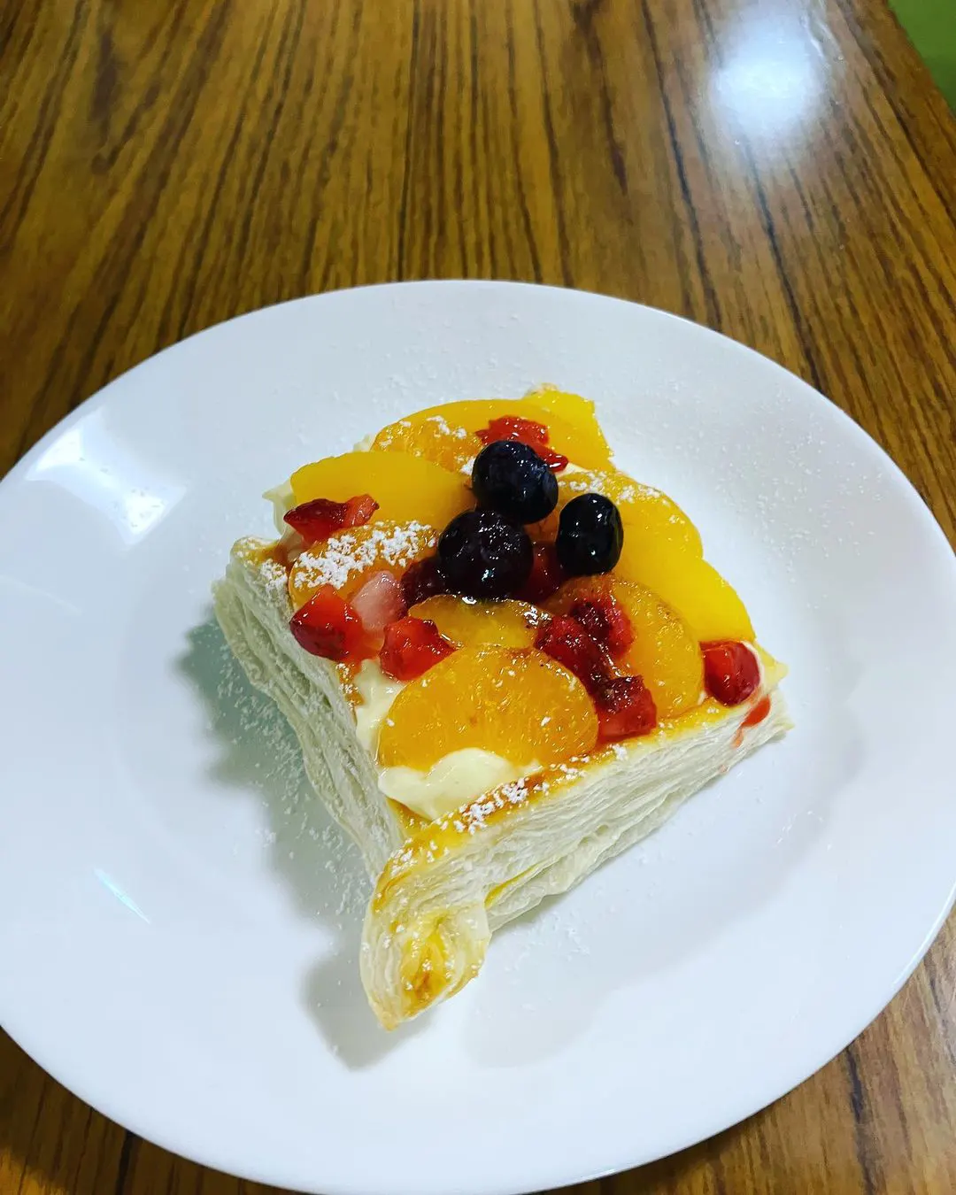 おやつシリーズ!山盛りフルーツのフルーツデニッシュ