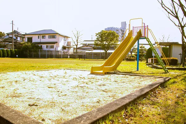 糟屋郡粕屋町「上大隈児童公園」の滑り台